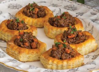 Beef-Mushroom Carbonnade in Pastry Shells