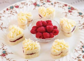 Raspberry Heart Cakes