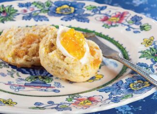 Apricot-Orange Scones