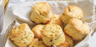 Sultana–Poppy Seed Scones