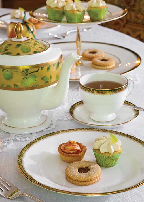 Oat-Pecan Linzer Cookies with Apple Butter Filling