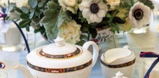 Smoky Hu-Kwa Tea–Cured Salmon Crostini