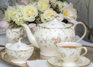 The vintage floral motif and enchanting gilding that adorn Mikasa’s Remembrance teapot bring undeniable charm to any wintertide tea gathering.