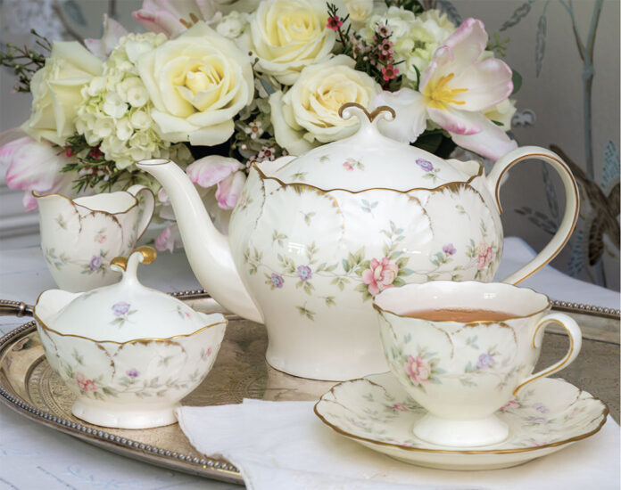 The vintage floral motif and enchanting gilding that adorn Mikasa’s Remembrance teapot bring undeniable charm to any wintertide tea gathering.