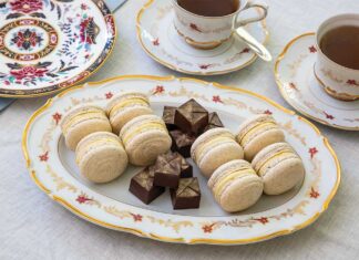 Apricot-Darjeeling Bonbons