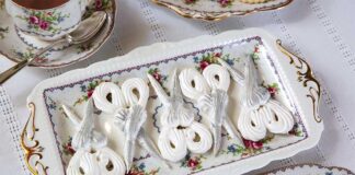 Scissor Meringues