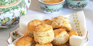 apricot-orange scones