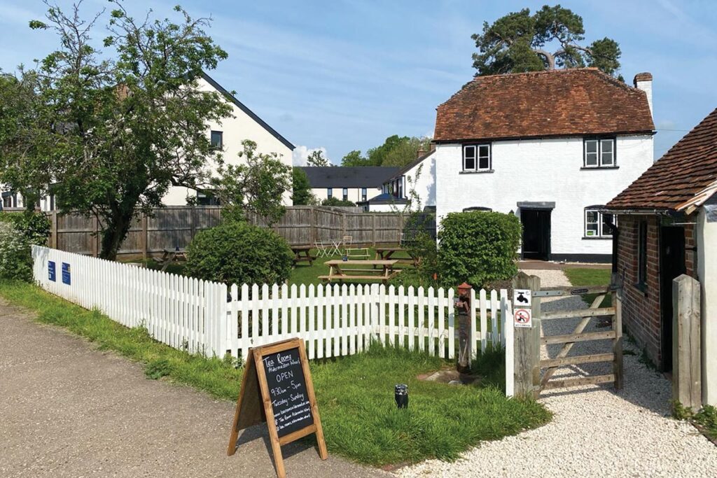 The charming little house that is now the Tea Rooms sits beside the Kennet and Avon canal. Photograph Courtesy of Tea Rooms Aldermaston Wharf