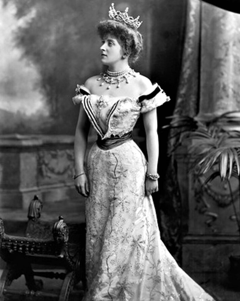 Lady Almina, the 5th Countess of Carnarvon, is the subject of Lady Fiona’s first book of family history.