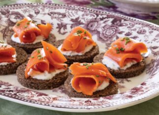 Salmon, Chive & Crème Fraîche Canapés