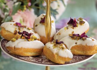 Pistachio & White Chocolate Éclairs