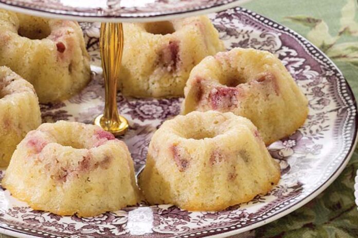 Lemon-Drizzle Rhubarb Cakes