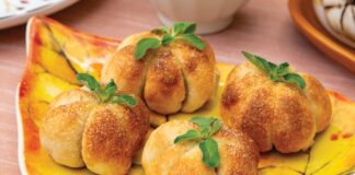 mini stuffed pizza buns