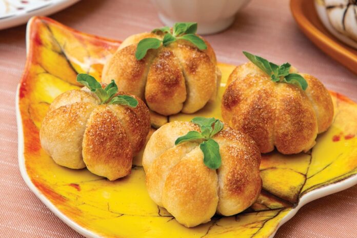 mini stuffed pizza buns