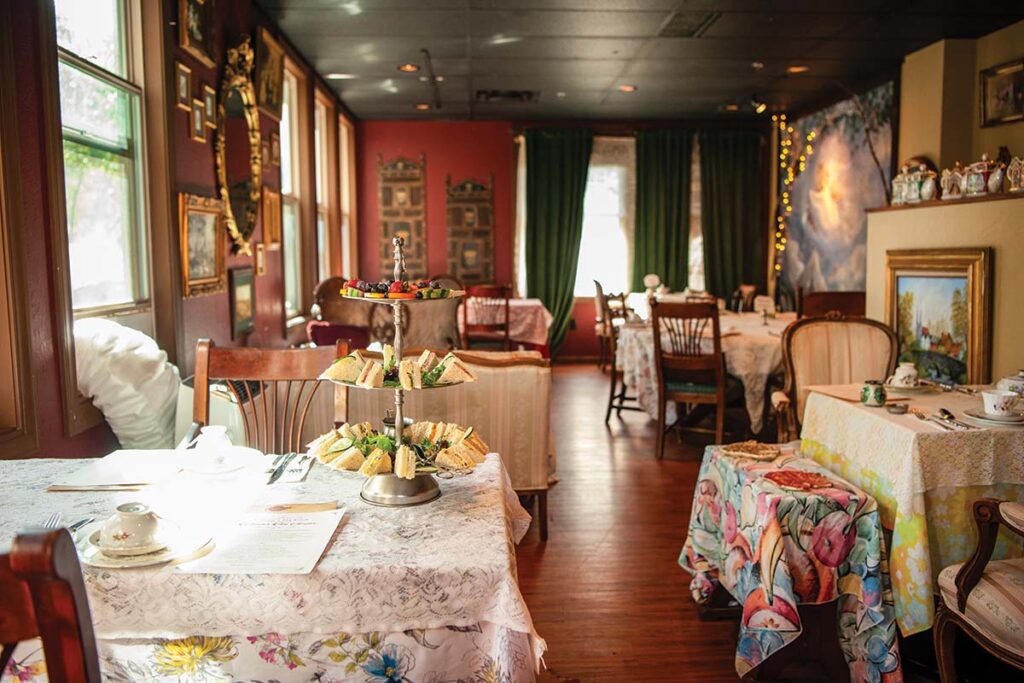 The Parlour Room is reserved for customers who wish to partake of the “Queen’s Tea” service.