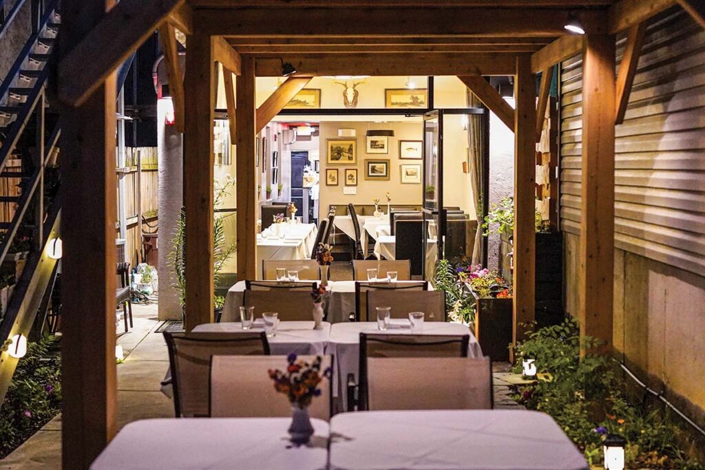 Pennsylvania-Dutch influence is evident in the venue’s tea service. 