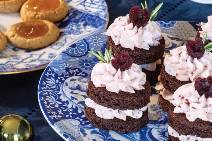 Chocolate-Cherry Mini Cakes