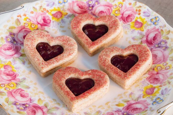 Apricot-Spelt Linzer Cookies